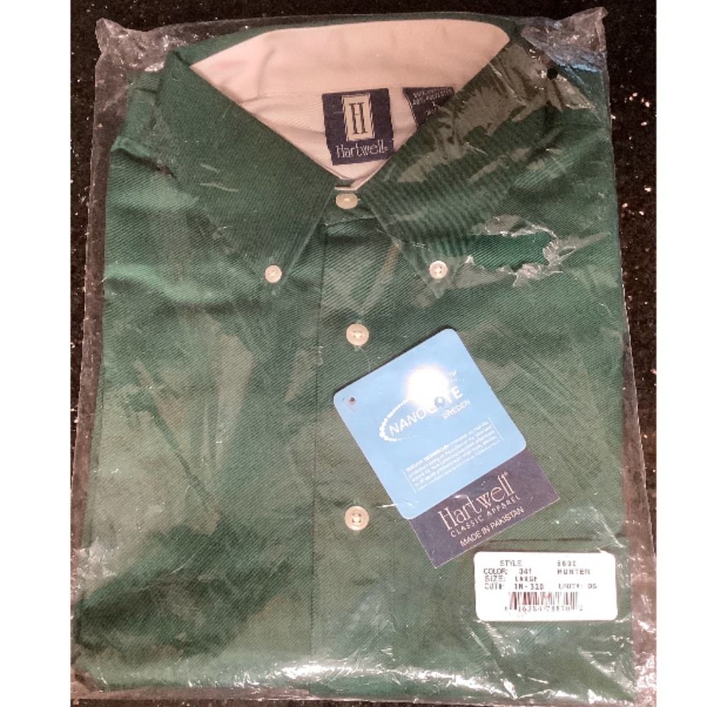 NWT men Hartwell L hunter green long sleeve button up shirt, made in Pakistan